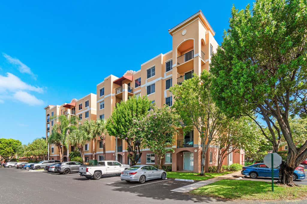 Photo of 1000 Scotia Drive #102, Hypoluxo, FL 33462 (MLS # B26052128)