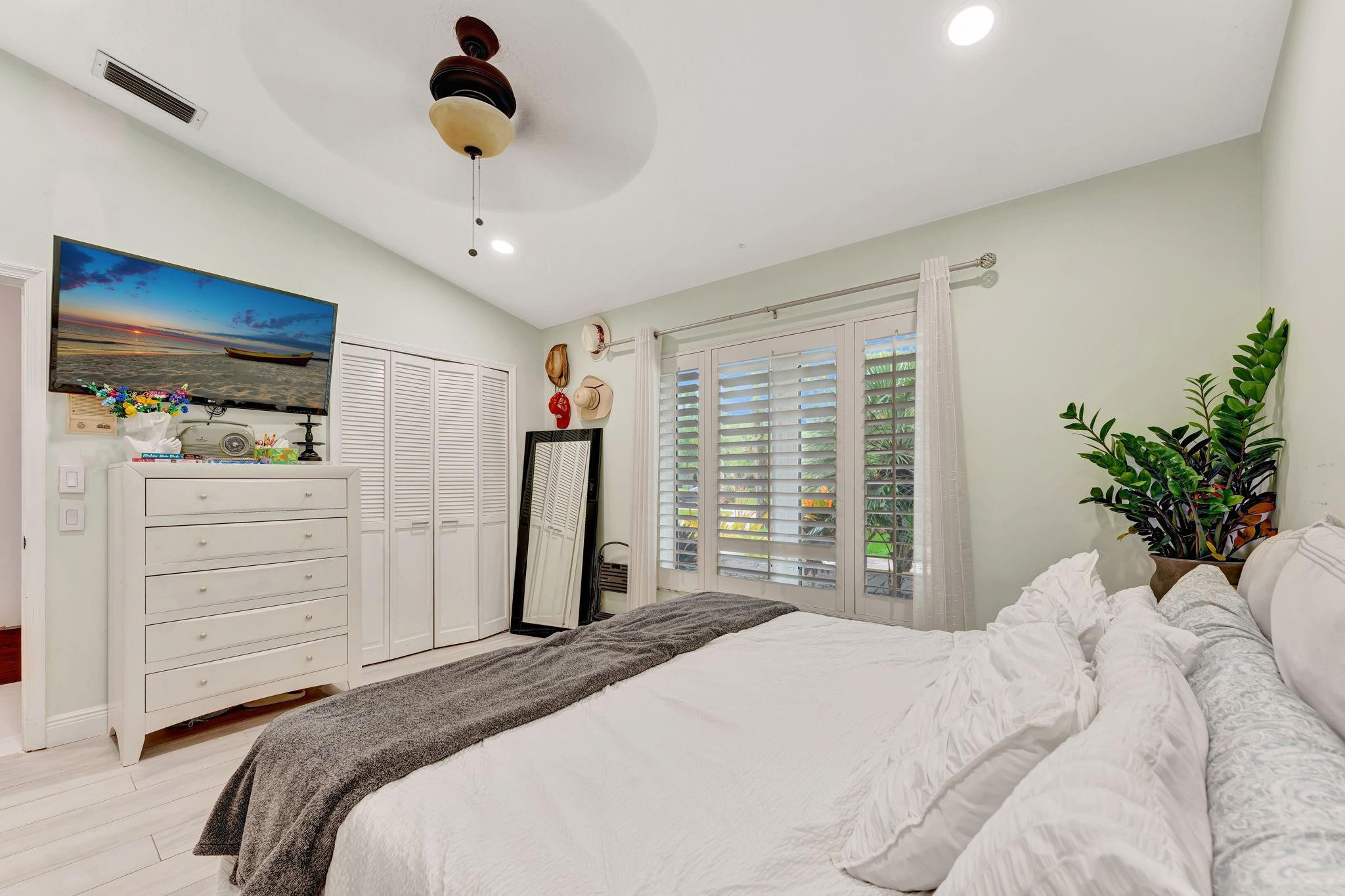 Whispering Woods 118-25 B - Residential