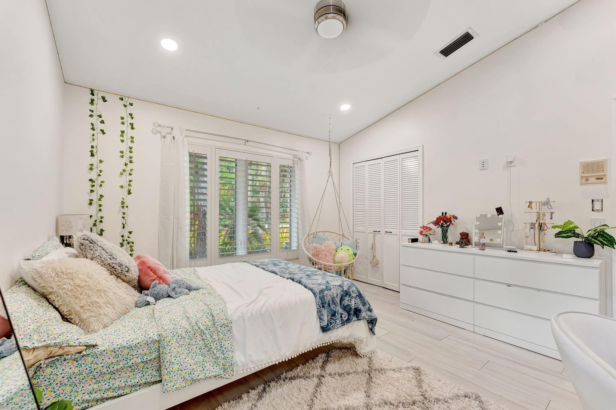 Whispering Woods 118-25 B - Residential