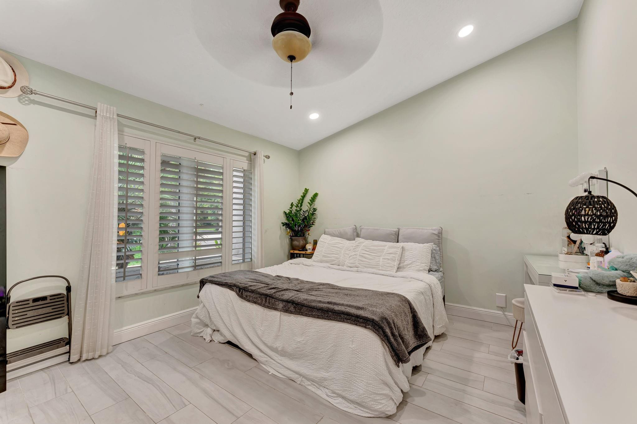 Whispering Woods 118-25 B - Residential