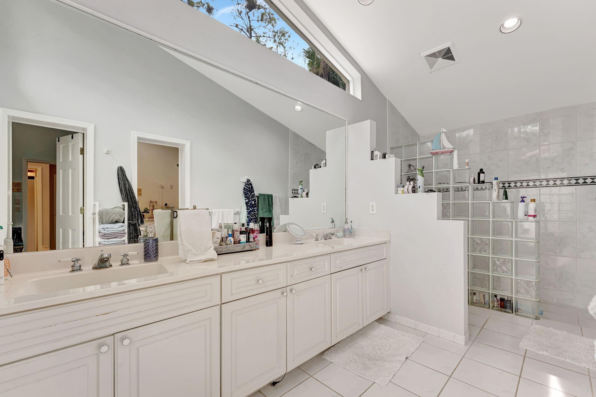 Whispering Woods 118-25 B - Residential