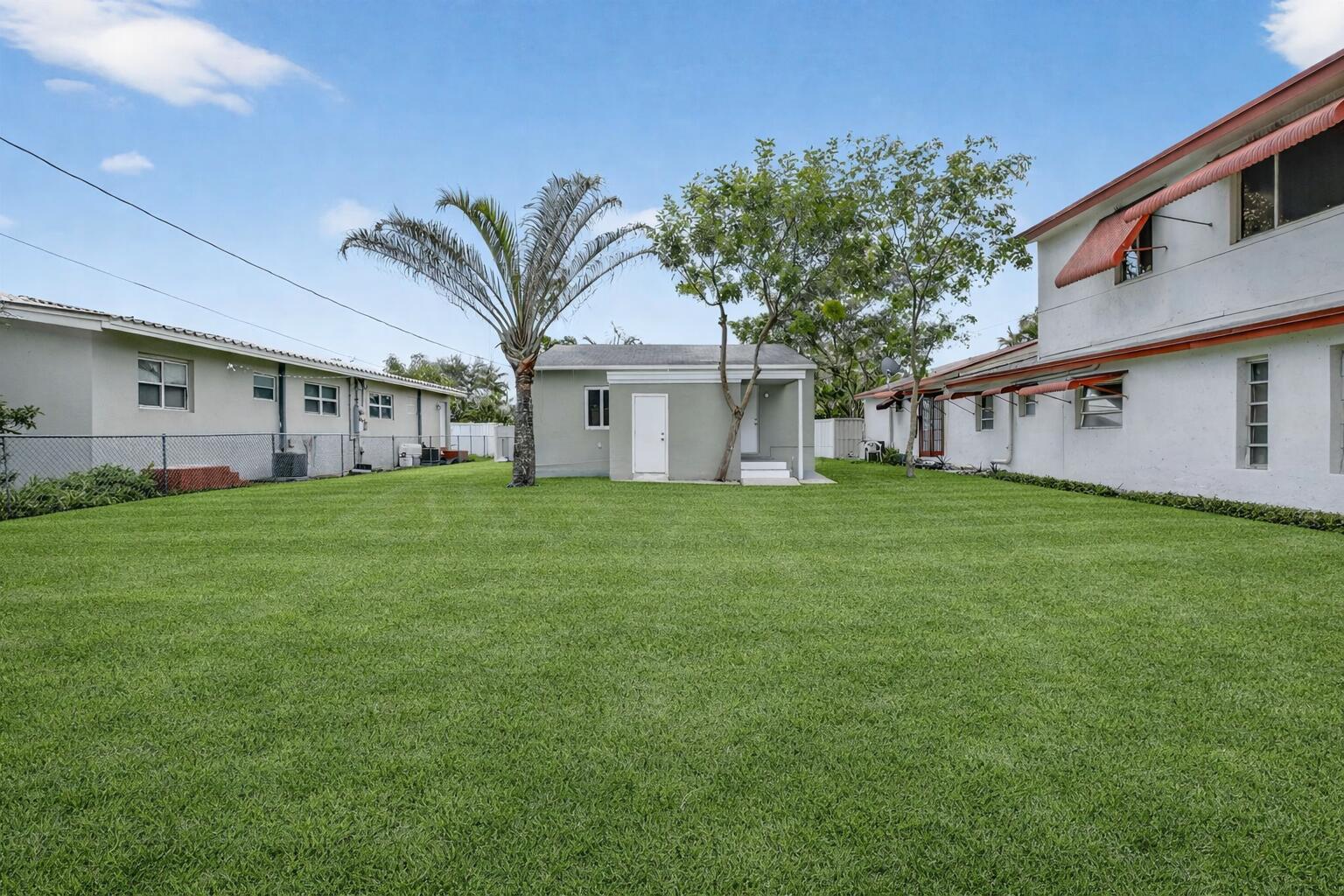 HOLLYWOOD PARK - Residential