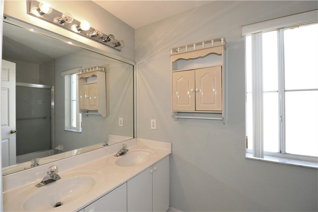 Paragon Centre 162-35 B - Residential Lease