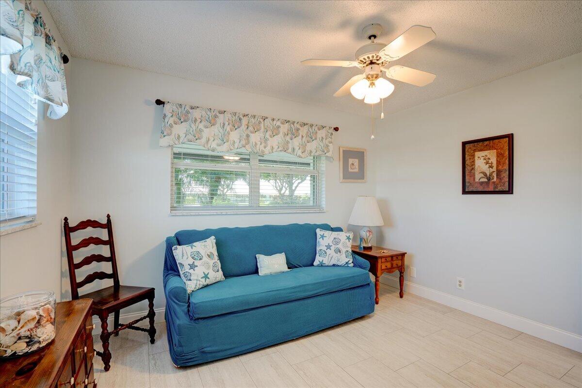 LEISURE LAKE CIRCLE CONDO - Residential