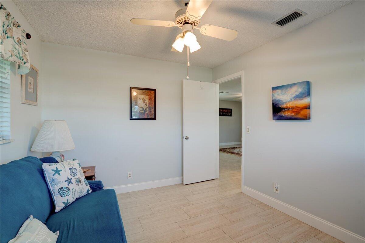 LEISURE LAKE CIRCLE CONDO - Residential