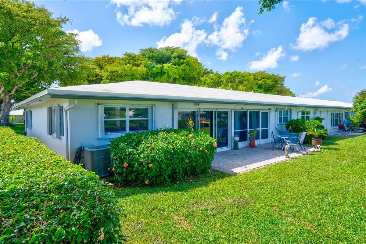 LEISURE LAKE CIRCLE CONDO - Residential