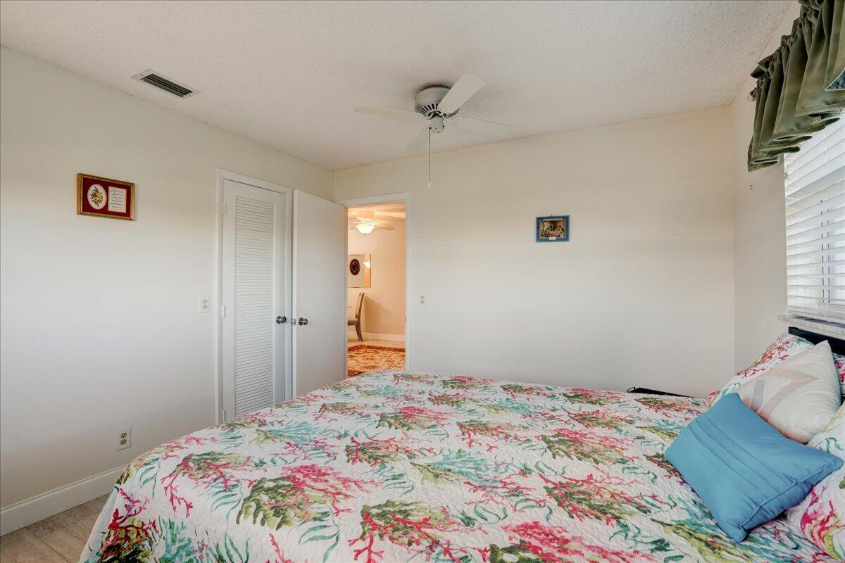 LEISURE LAKE CIRCLE CONDO - Residential