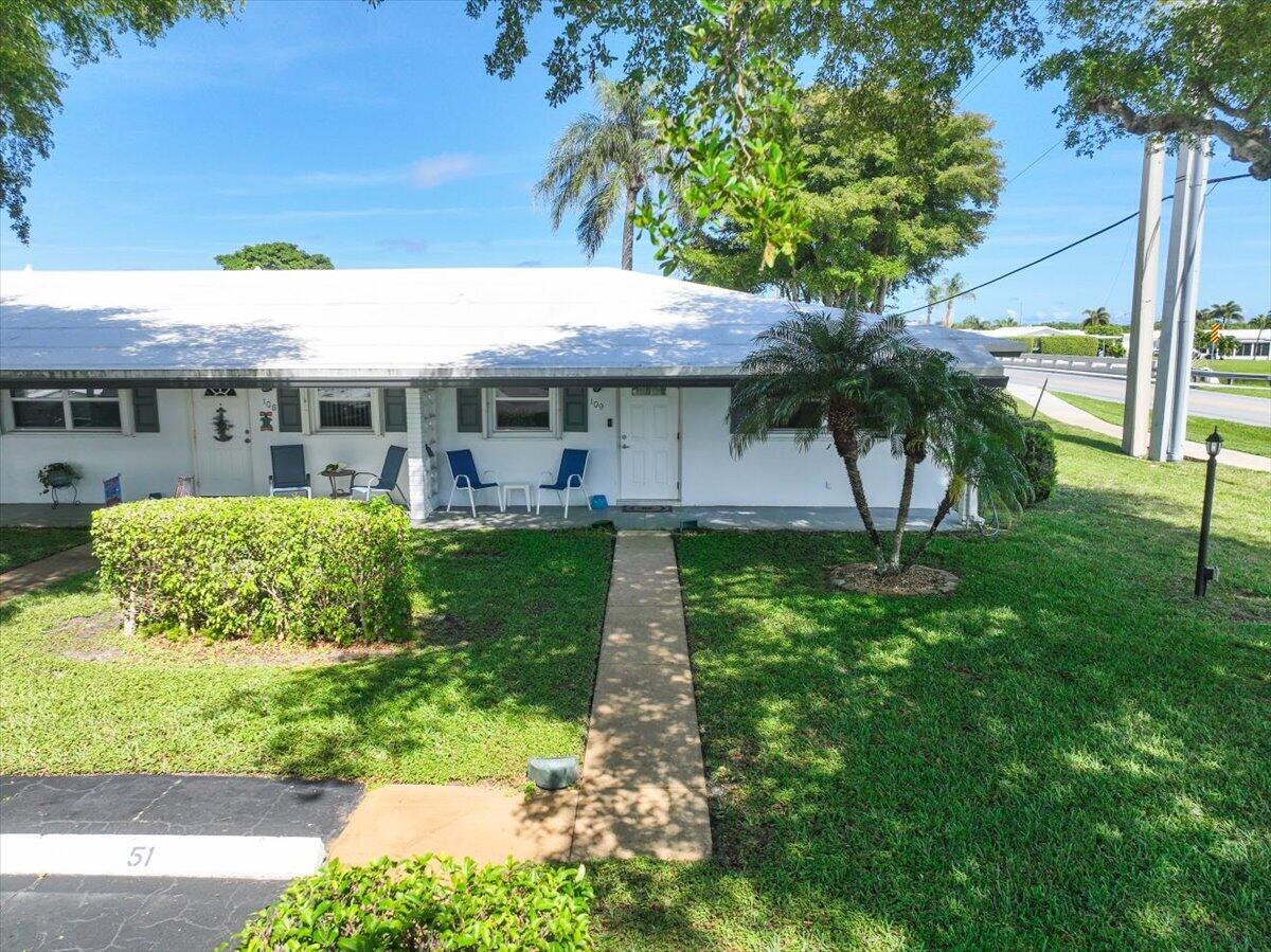 LEISURE LAKE CIRCLE CONDO - Residential