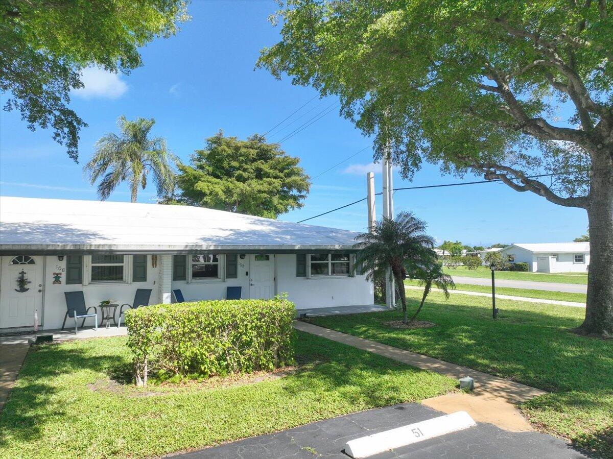 LEISURE LAKE CIRCLE CONDO - Residential