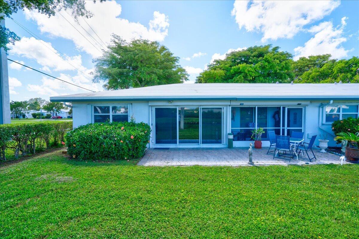 LEISURE LAKE CIRCLE CONDO - Residential