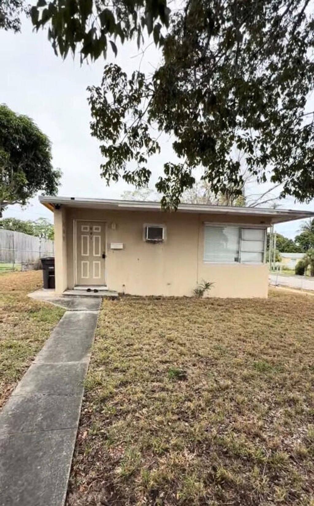 Photo of 801 39th Court, West Palm Beach, FL 33407 (MLS # R11164372)