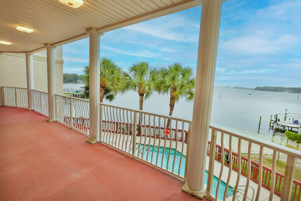 LAGUNA LANDING CONDO - Residential