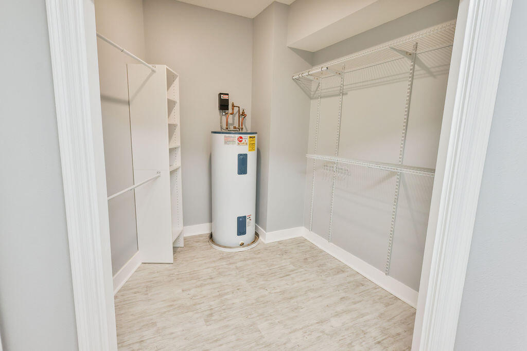 LAGUNA LANDING CONDO - Residential