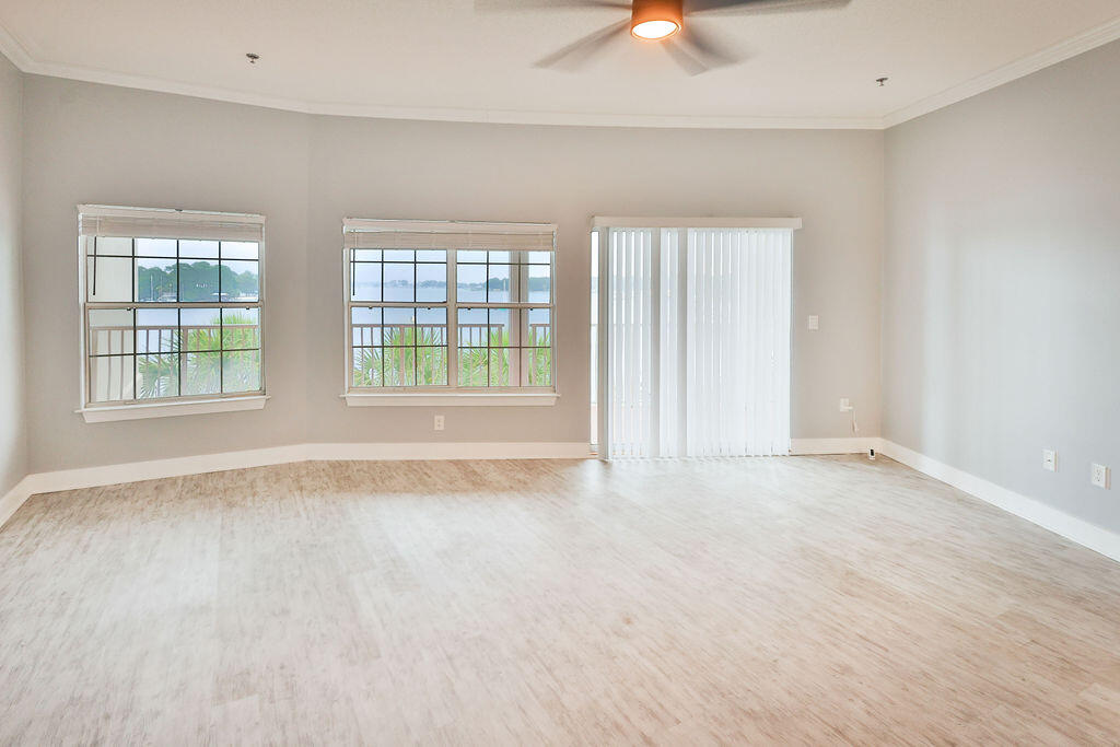 LAGUNA LANDING CONDO - Residential