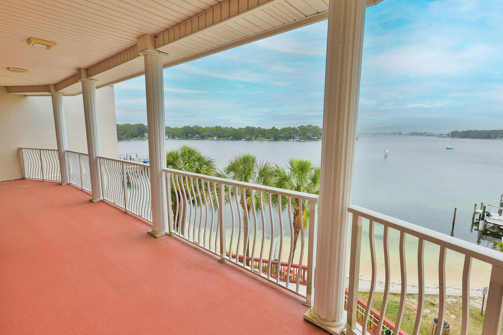 LAGUNA LANDING CONDO - Residential