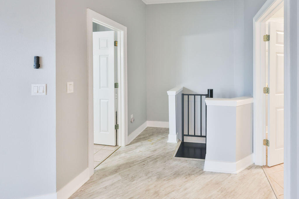 LAGUNA LANDING CONDO - Residential