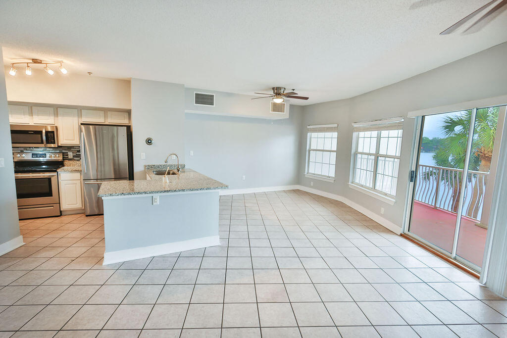 LAGUNA LANDING CONDO - Residential