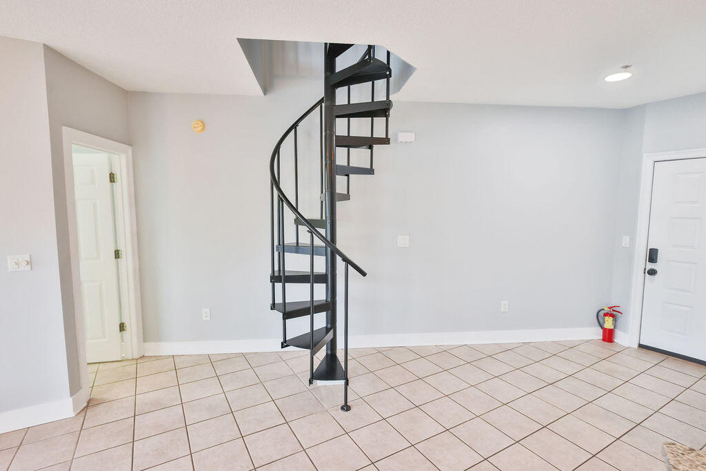 LAGUNA LANDING CONDO - Residential