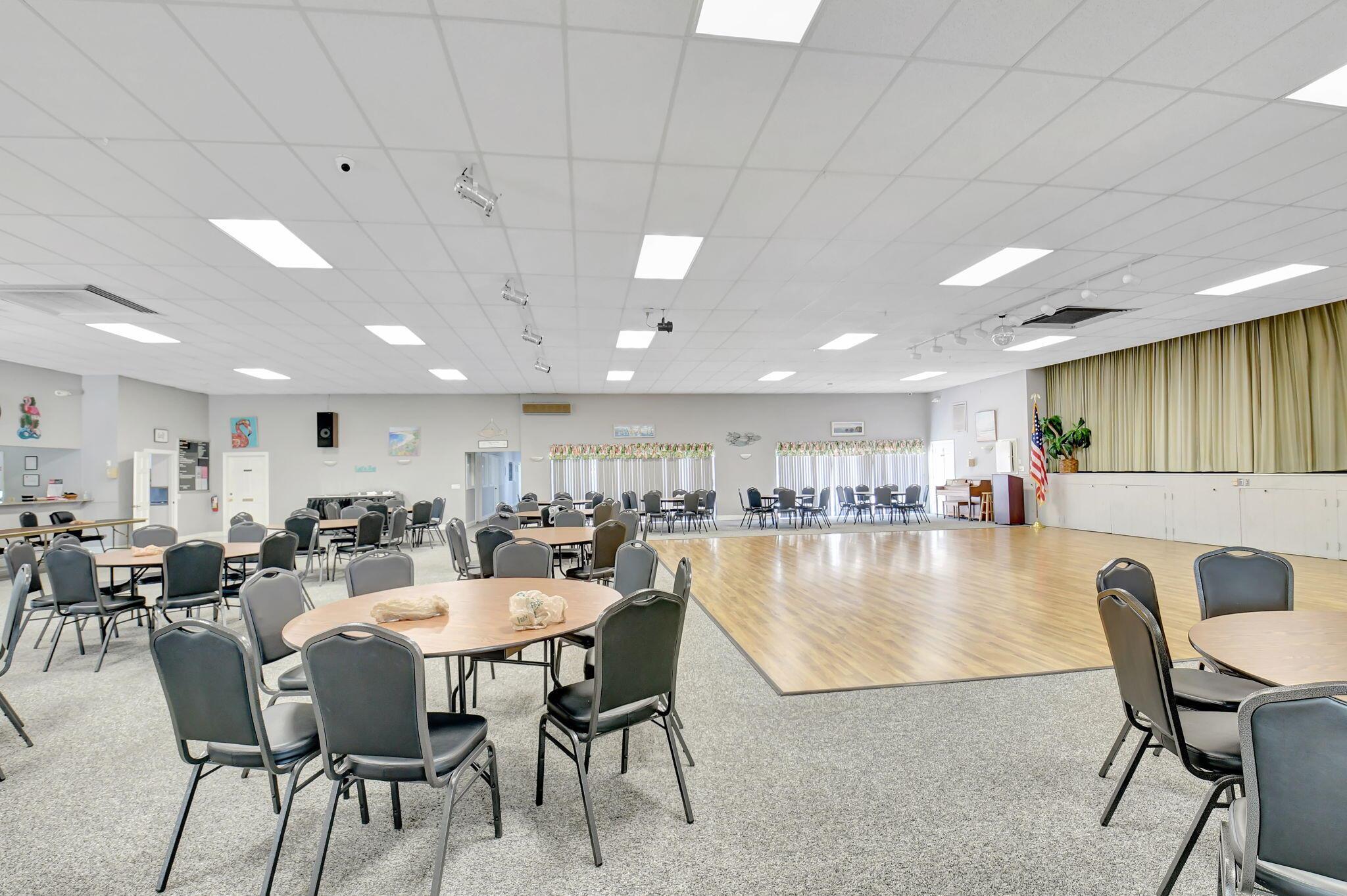 COUNTRY MANORS CONDO - Residential