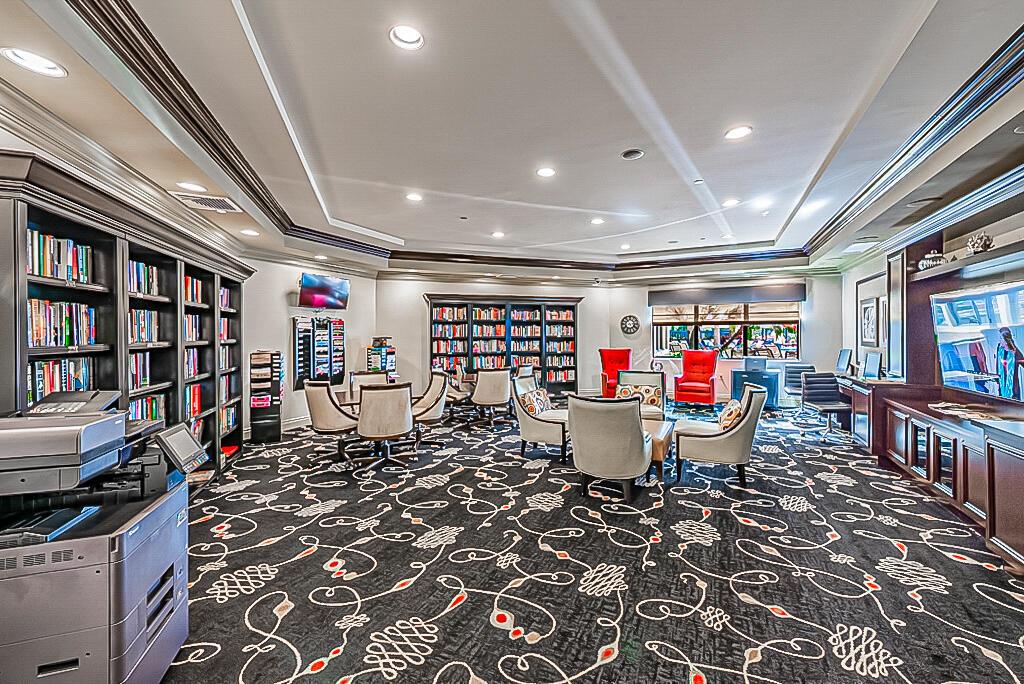 VALENCIA SHORES - Residential