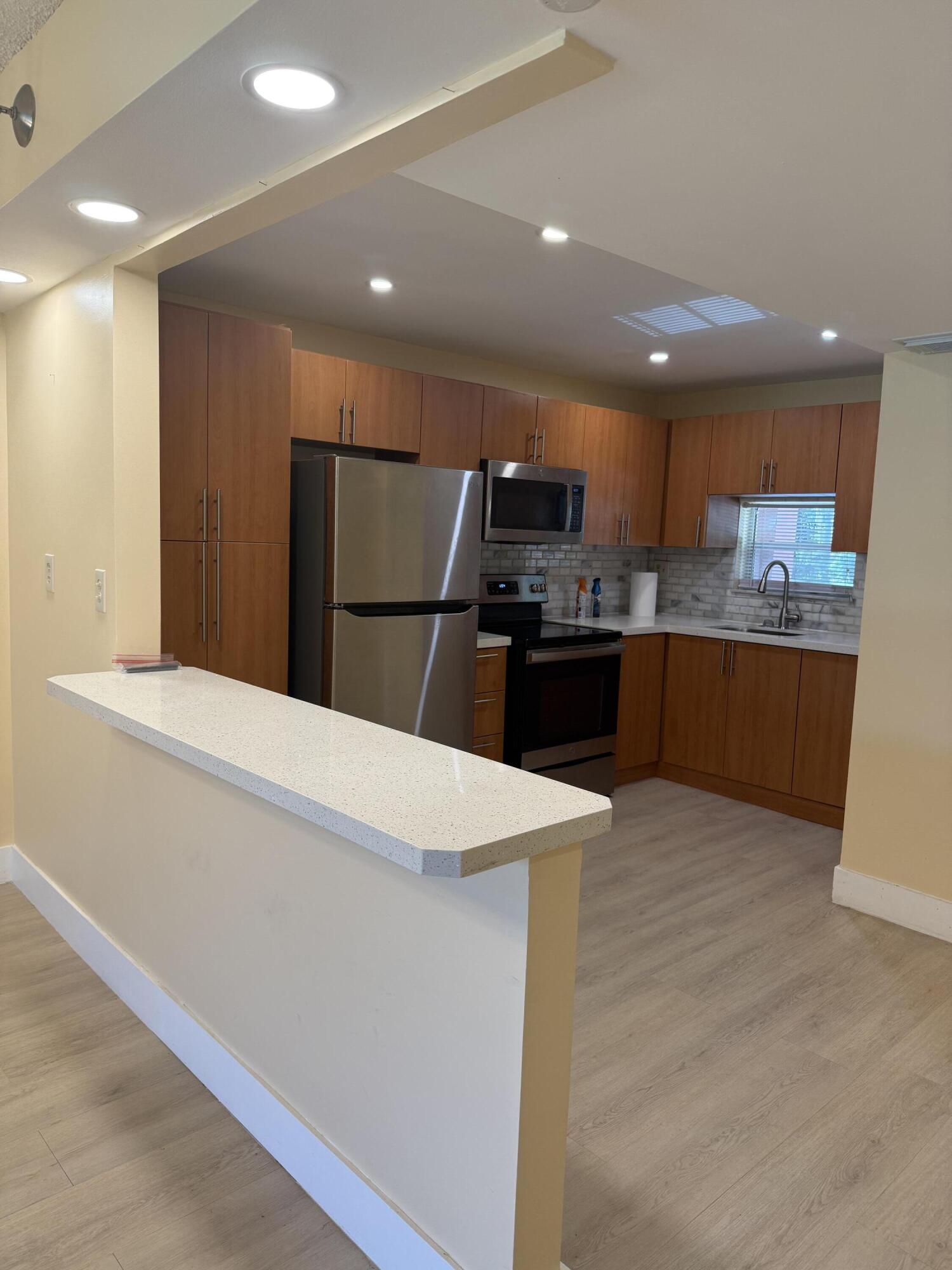 830 S Hollybrook Drive 204