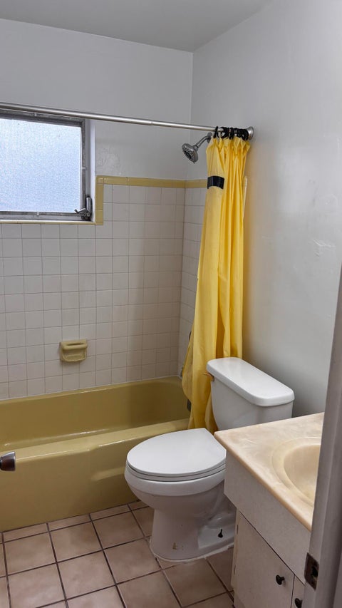 Tiny photo for 250 NE 40TH Street #38, Oakland Park, FL 33334 (MLS # B26082683)