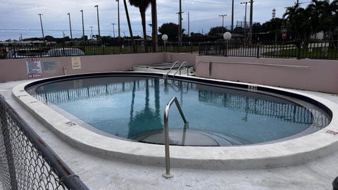 Tiny photo for 250 NE 40TH Street #38, Oakland Park, FL 33334 (MLS # B26082683)