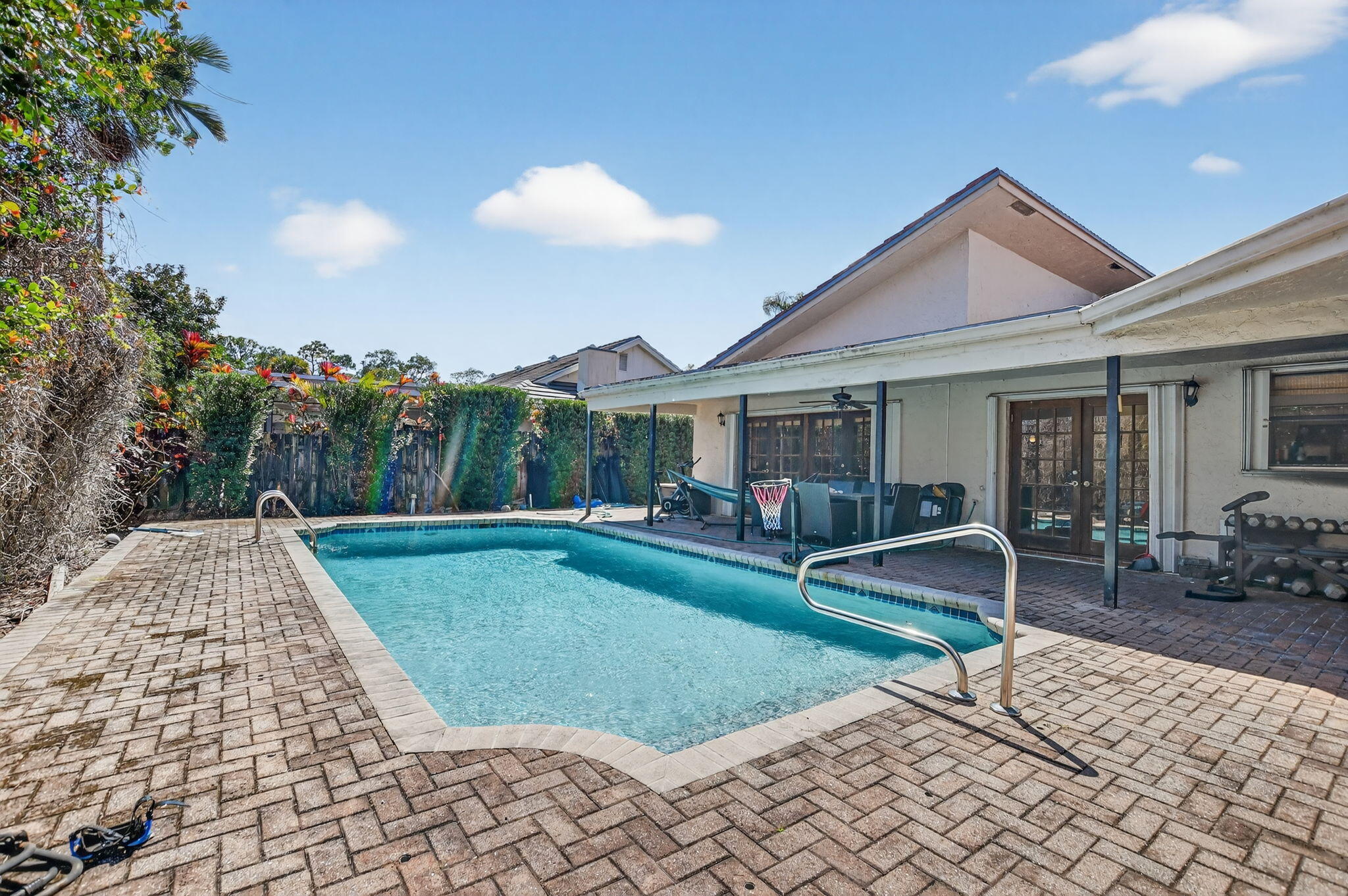 THORNHILL GREEN - Residential