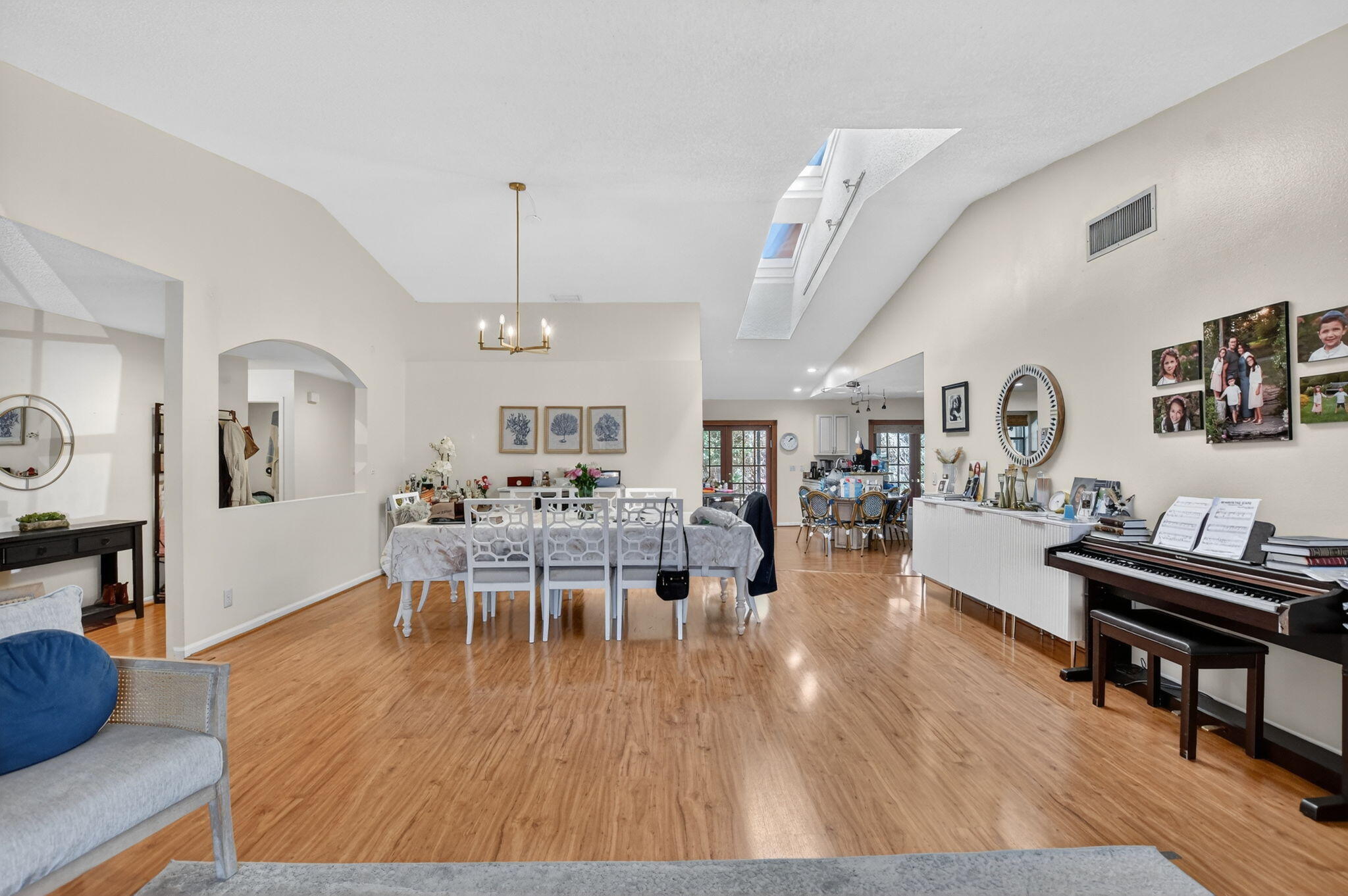 THORNHILL GREEN - Residential