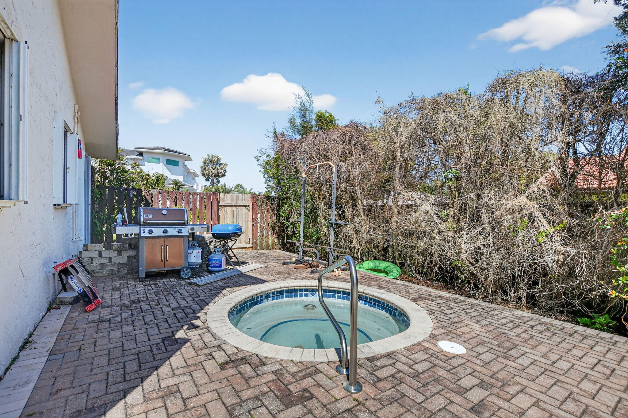 THORNHILL GREEN - Residential