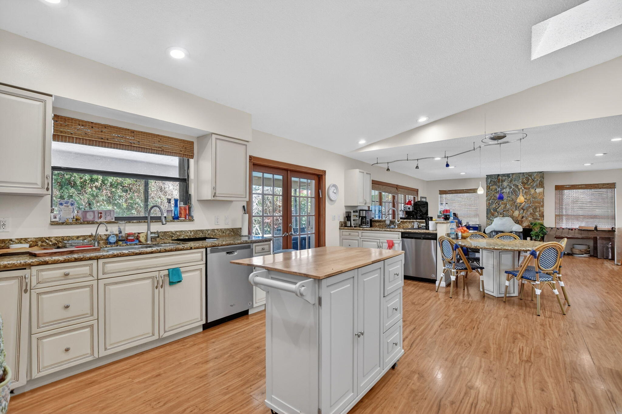 THORNHILL GREEN - Residential