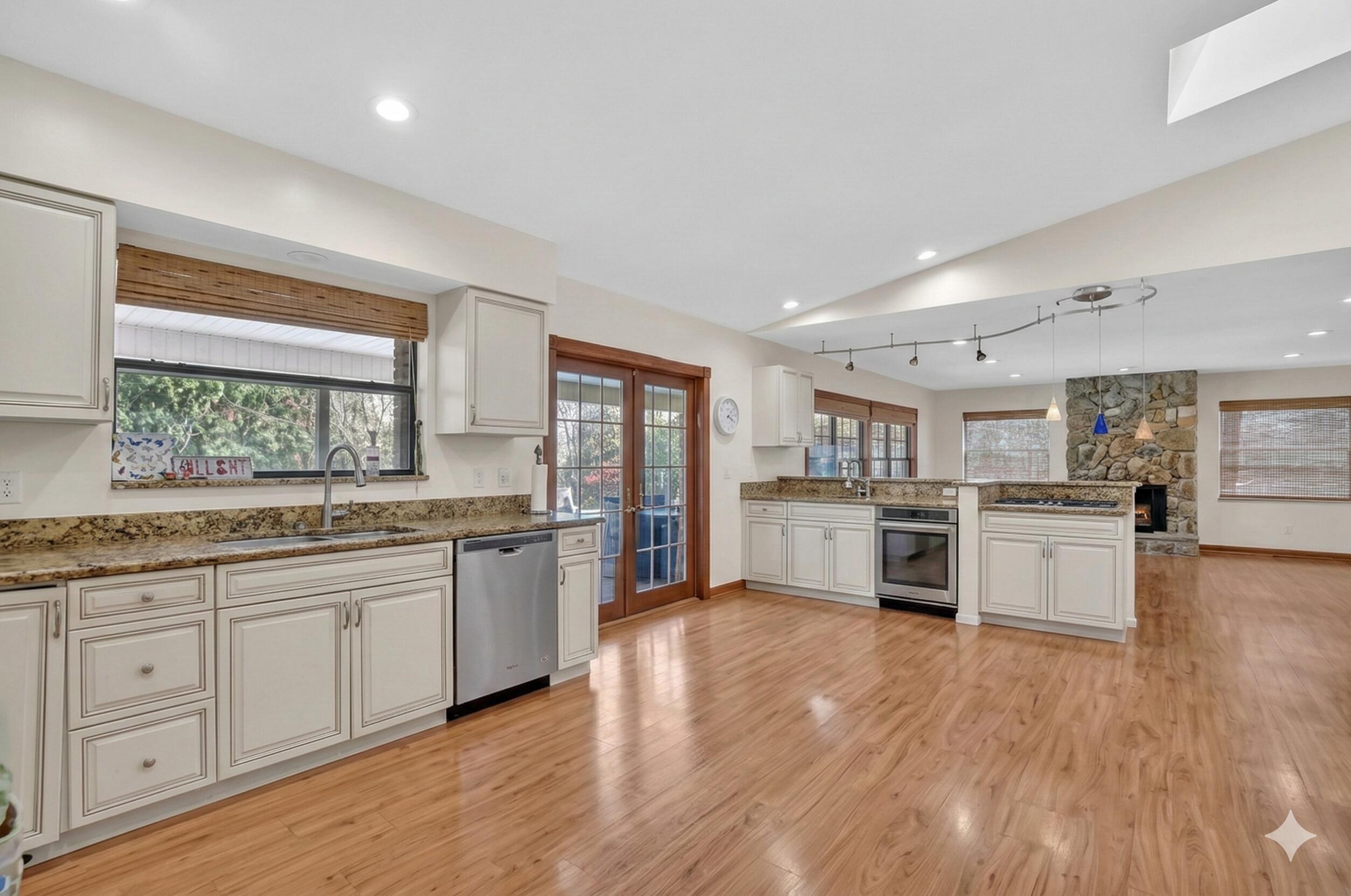 THORNHILL GREEN - Residential