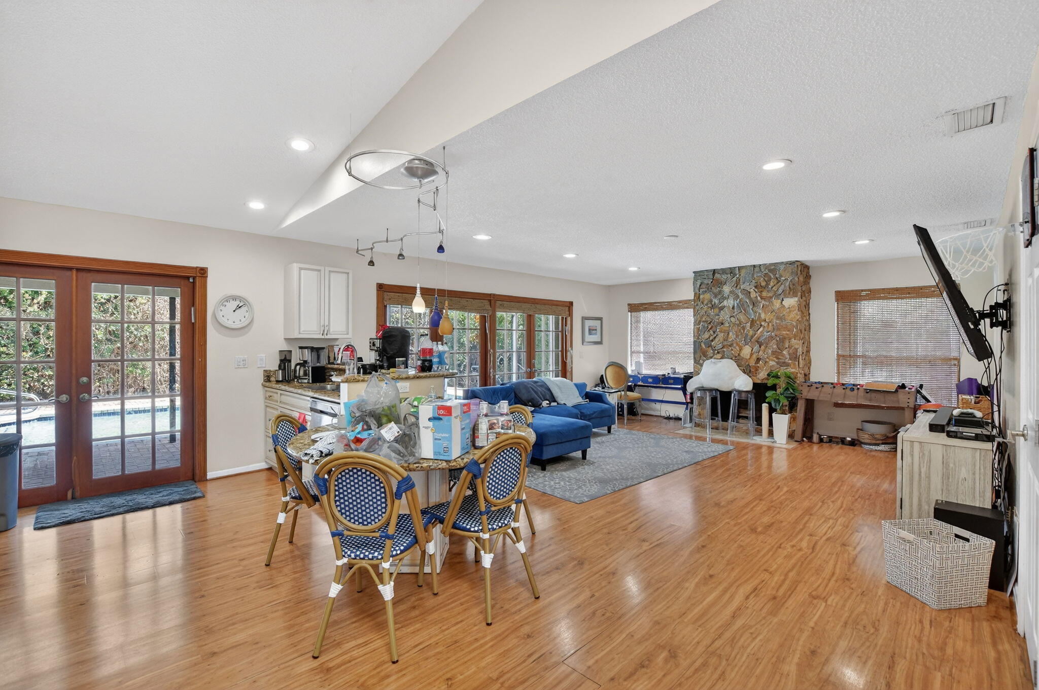 THORNHILL GREEN - Residential