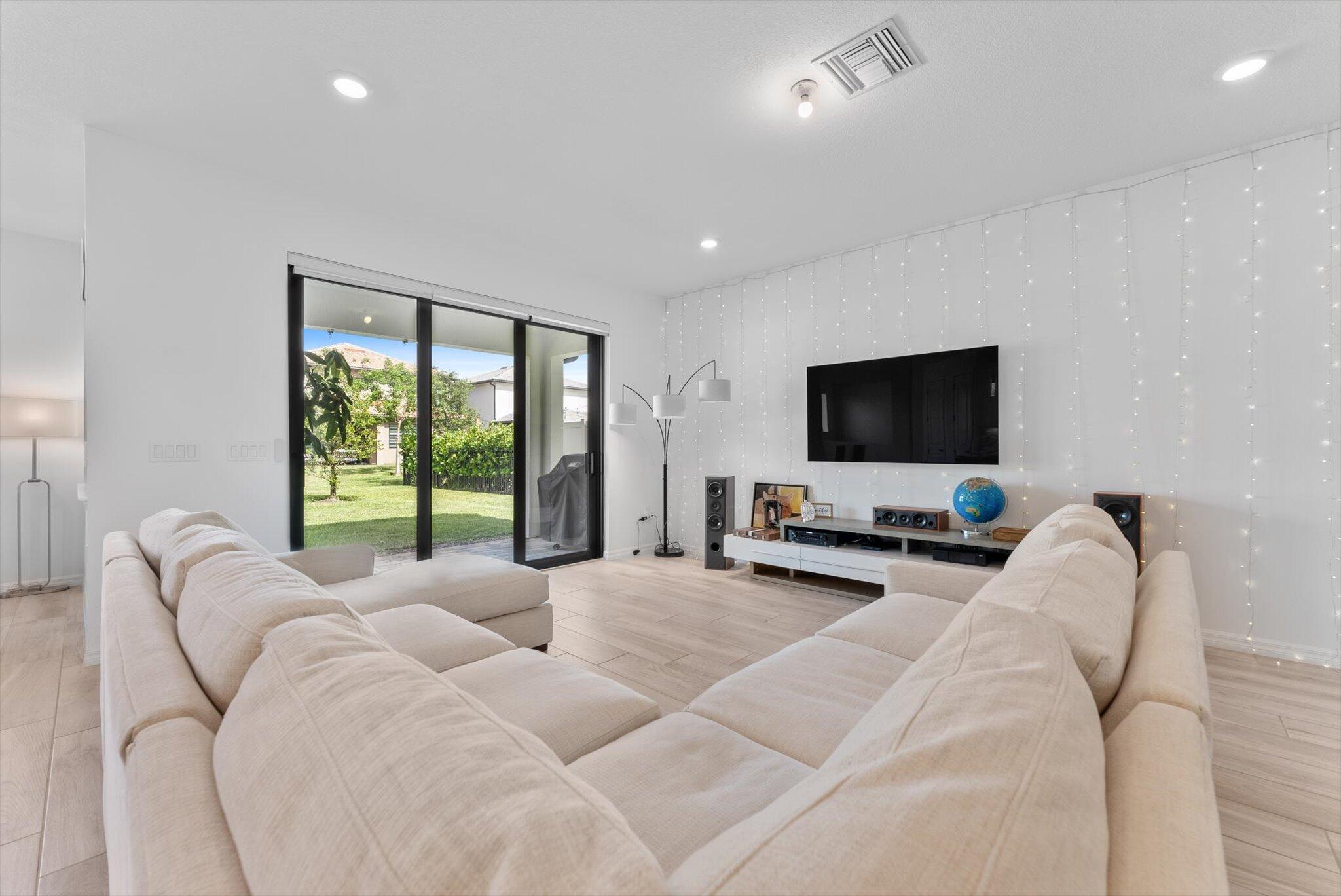 FIELDS AT GULFSTREAM POLO - Residential