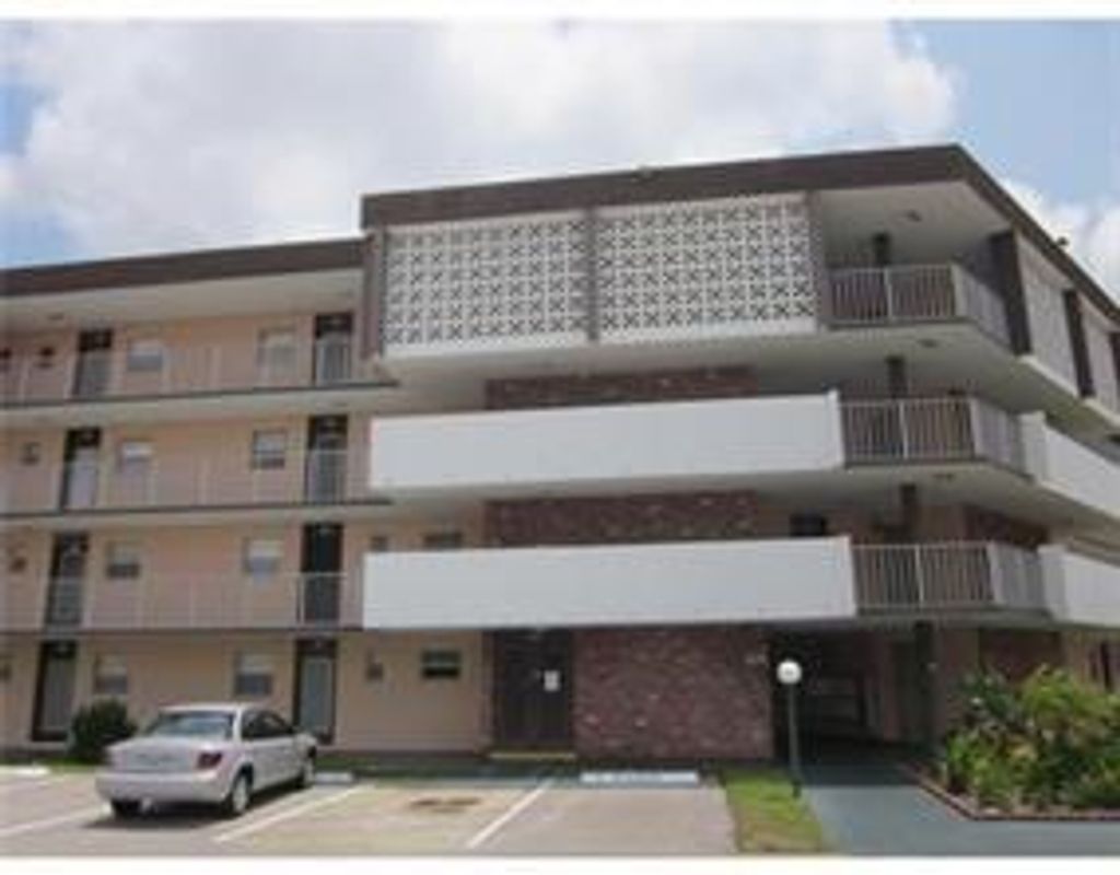 Photo of 2901 NW 46th Ave #104, Lauderdale Lakes, FL 33313 (MLS # F10369160)