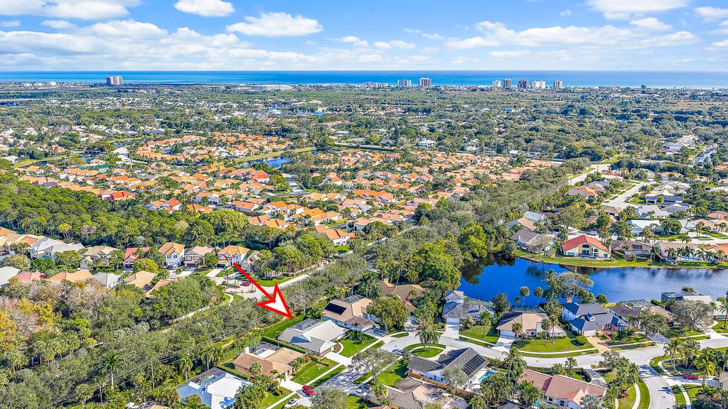 Photo of 12910 La Rochelle Circle, Palm Beach Gardens, FL 33410 (MLS # R11159991)