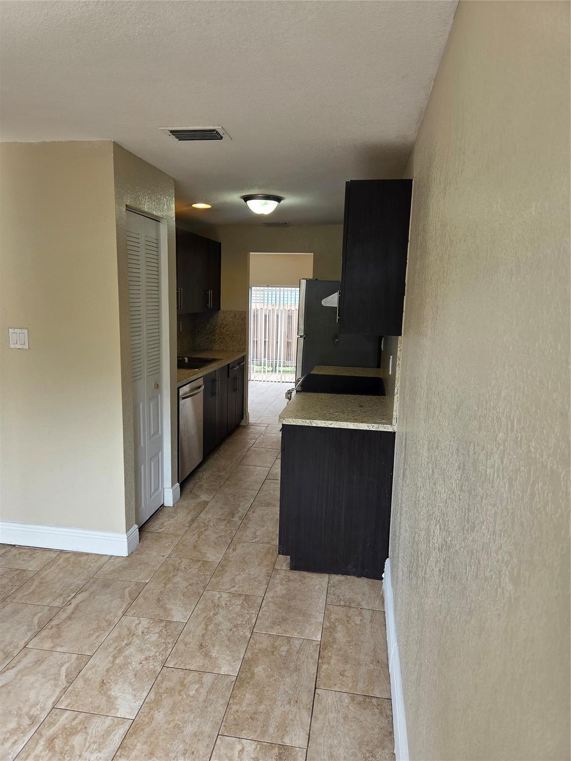 TOWNHOUSE OF JACARANDA - Residential Lease