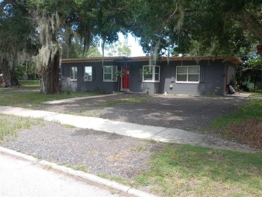 Photo of 602 Texas Court, Fort Pierce, FL 34950 (MLS # F10409378)