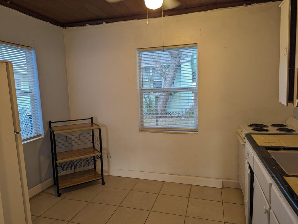 Photo of 602 Texas Court, Fort Pierce, FL 34950 (MLS # F10409378)