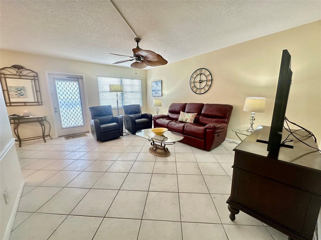 Photo of 2015 Farnham #2015, Deerfield Beach, FL 33442 (MLS # F10550392)