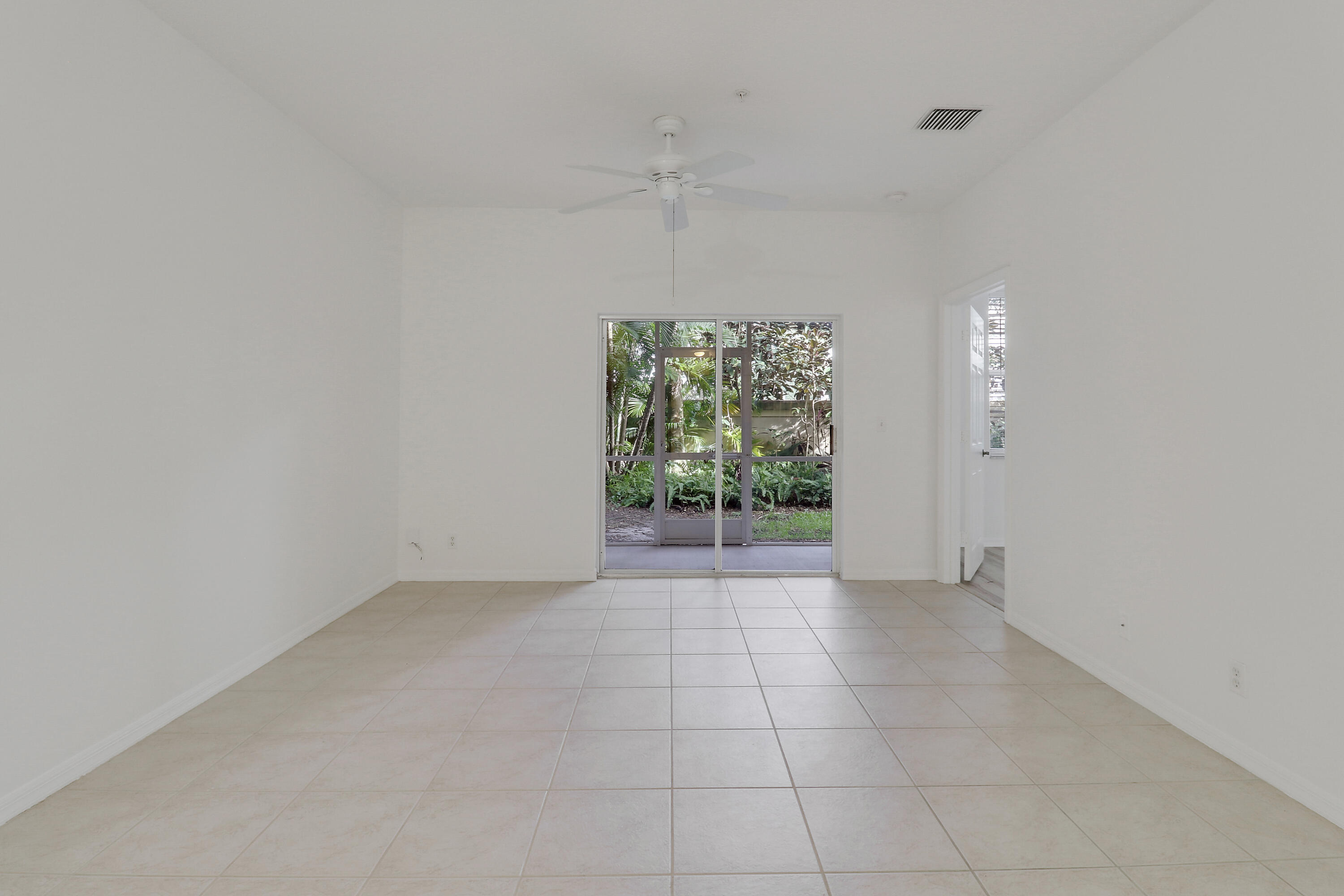 TEQUESTA TRACE CONDO - Residential