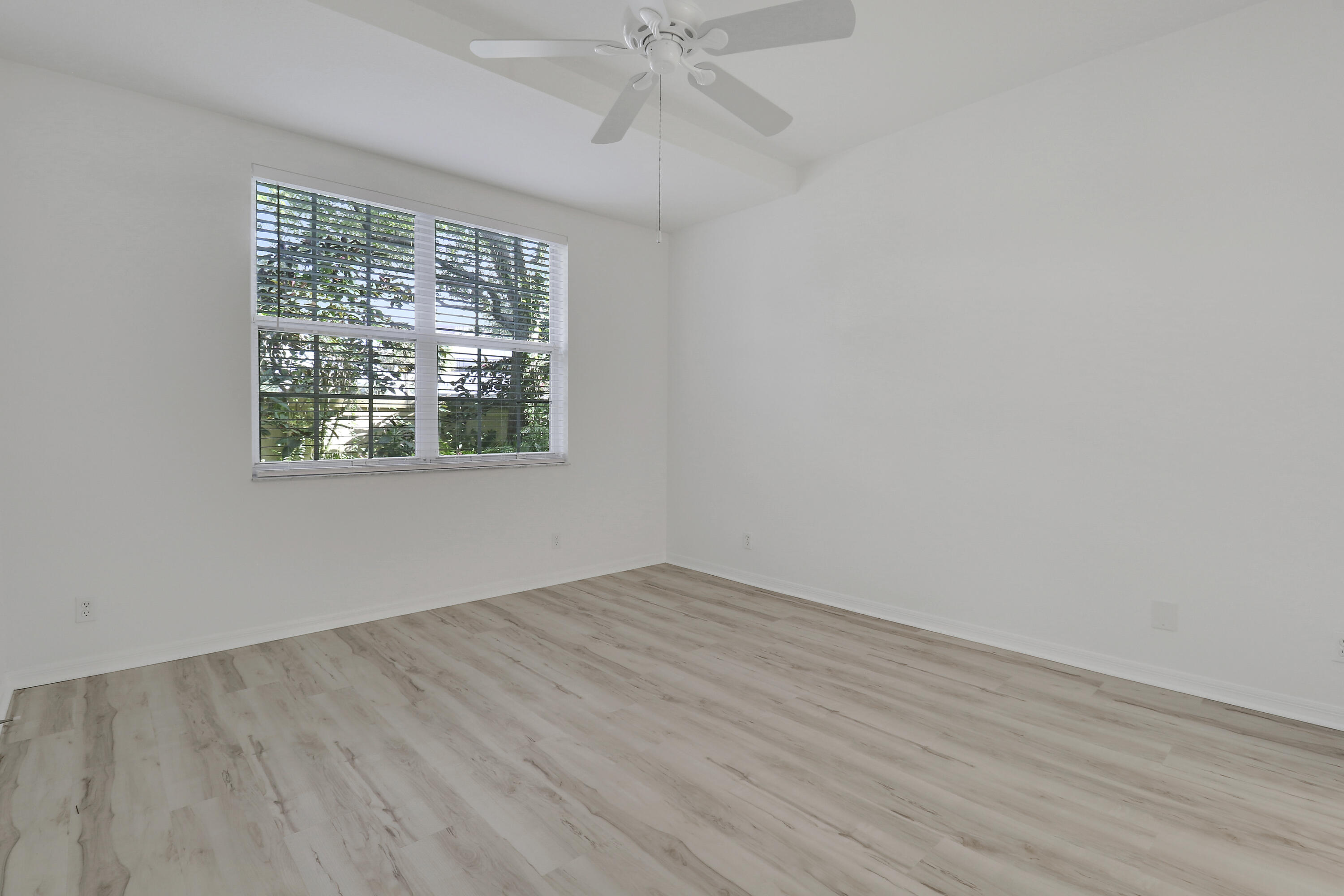 TEQUESTA TRACE CONDO - Residential