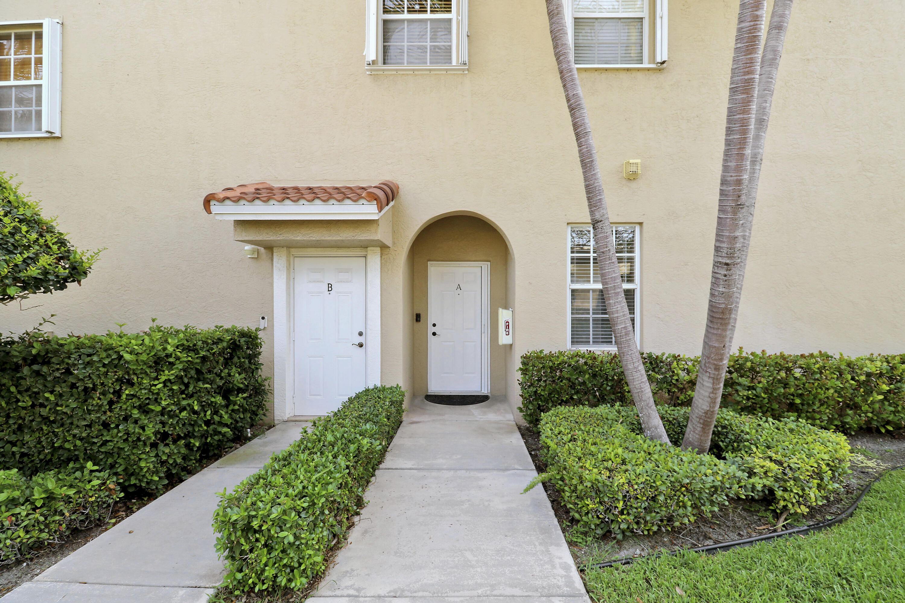 TEQUESTA TRACE CONDO - Residential