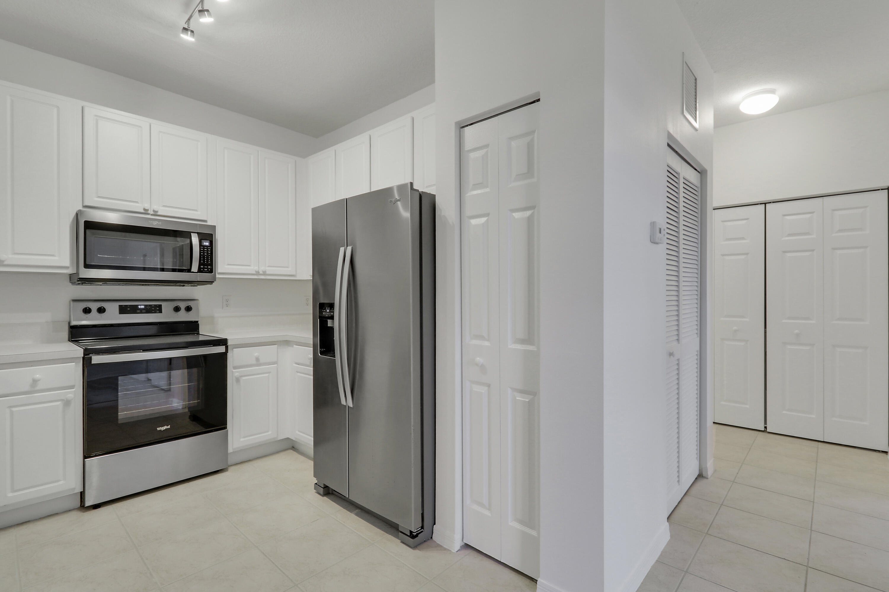 TEQUESTA TRACE CONDO - Residential