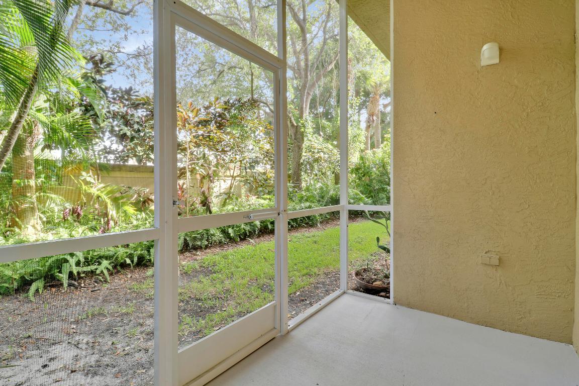 TEQUESTA TRACE CONDO - Residential