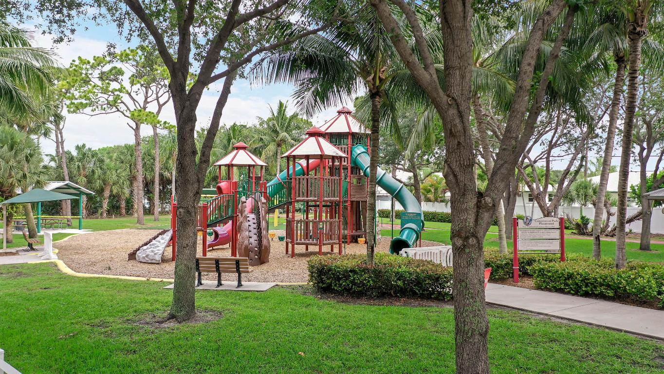 TEQUESTA TRACE CONDO - Residential