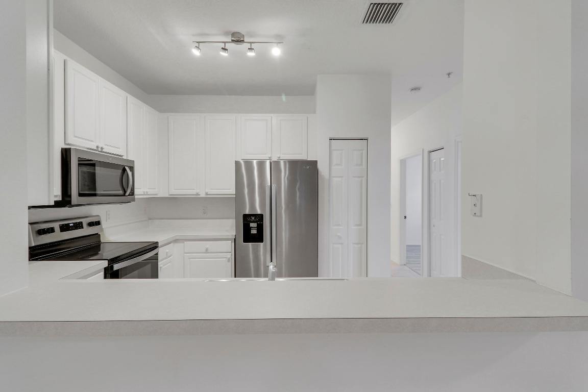 TEQUESTA TRACE CONDO - Residential