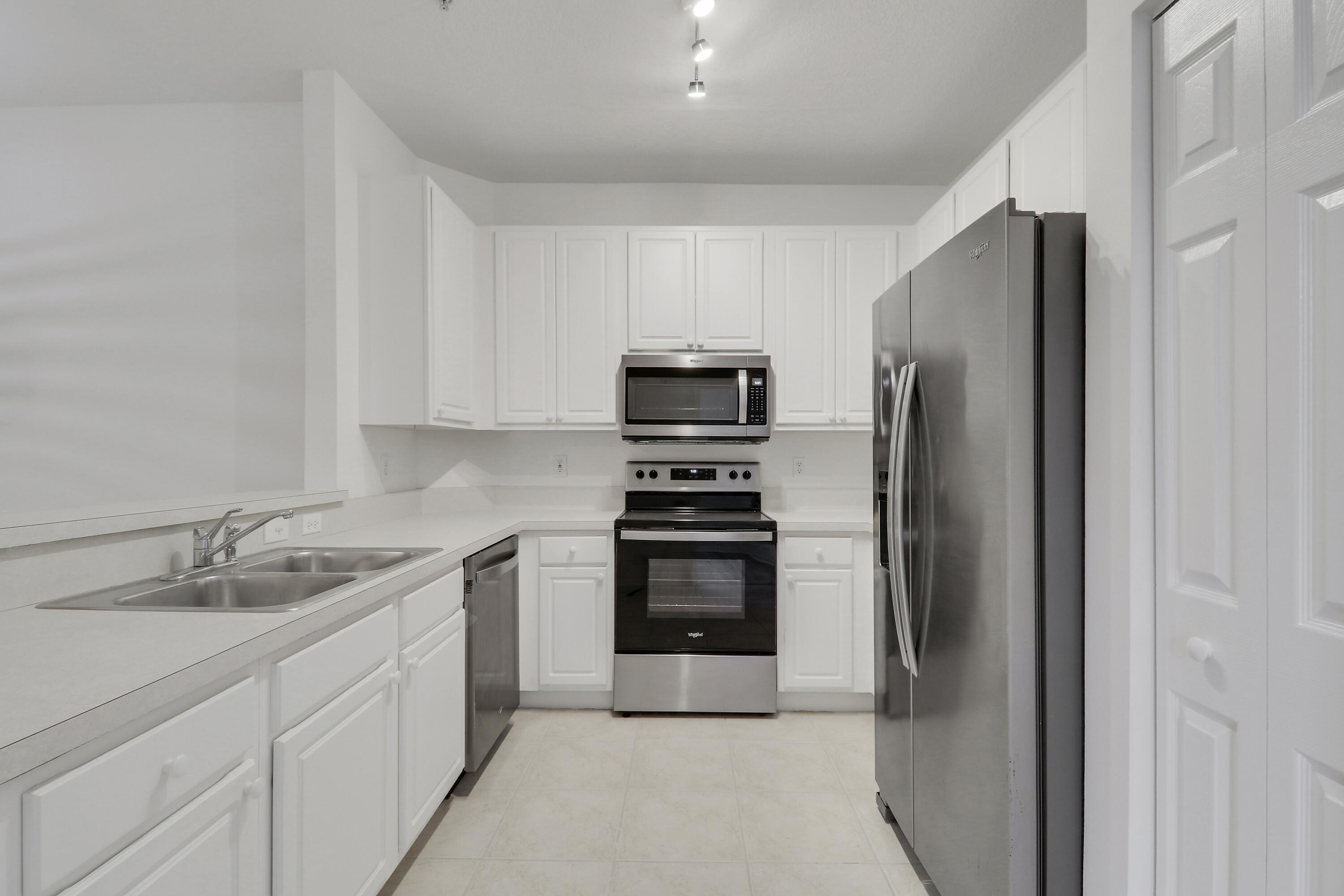 TEQUESTA TRACE CONDO - Residential