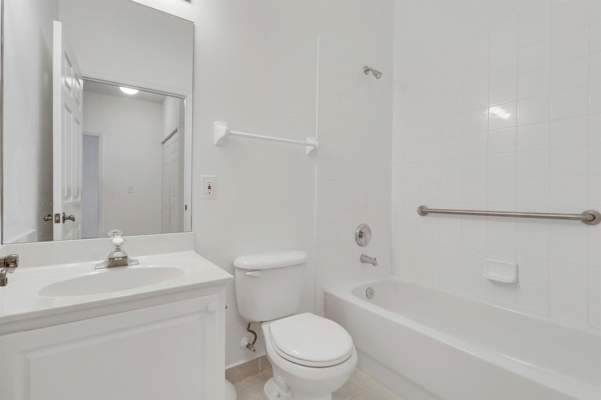 TEQUESTA TRACE CONDO - Residential