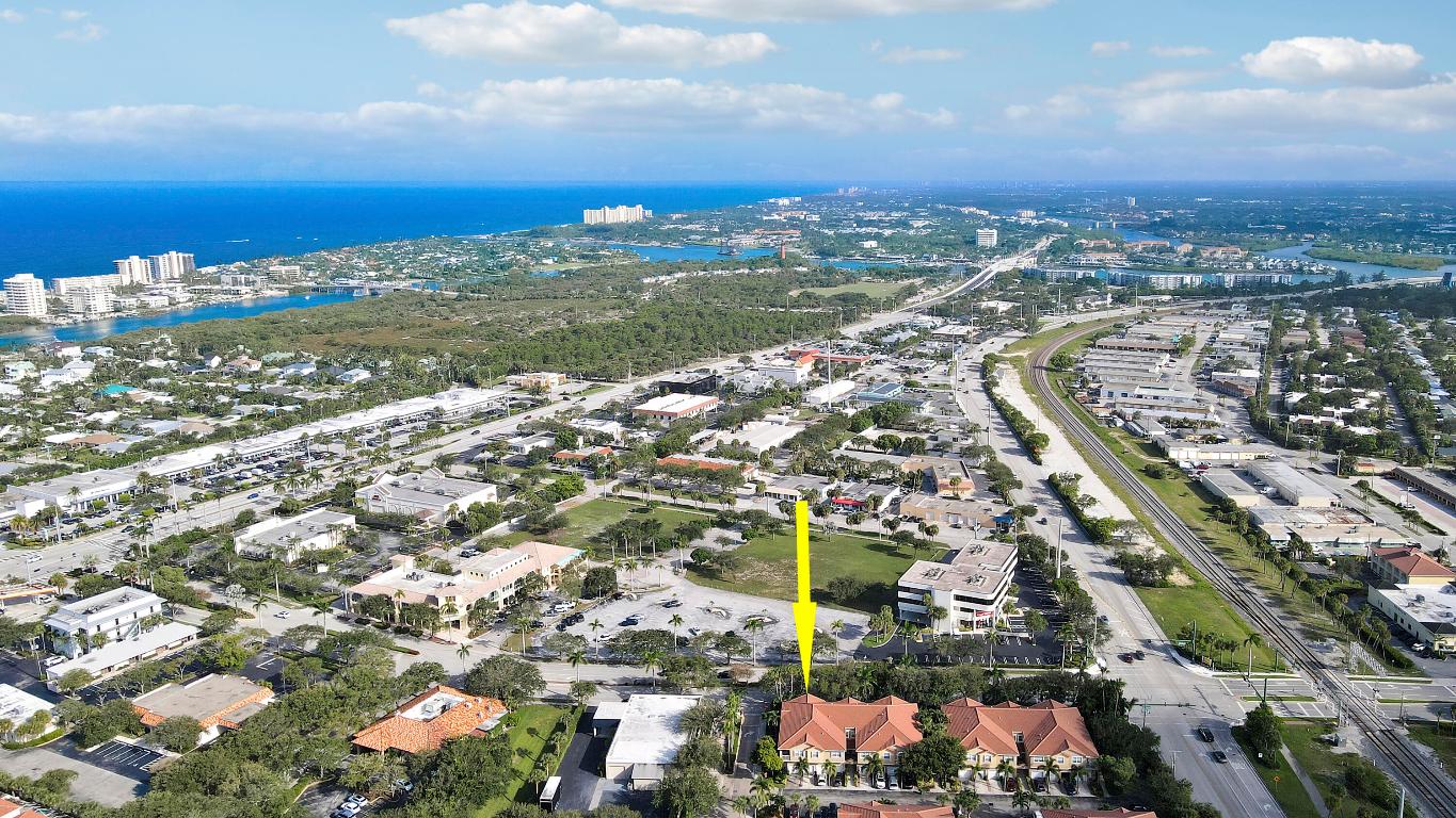 TEQUESTA TRACE CONDO - Residential